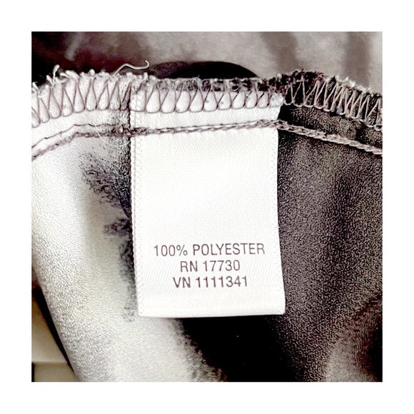 Converse One Star Woman’s Black and White Tie Die Split Sleeve Blouse - Picture 5 of 6